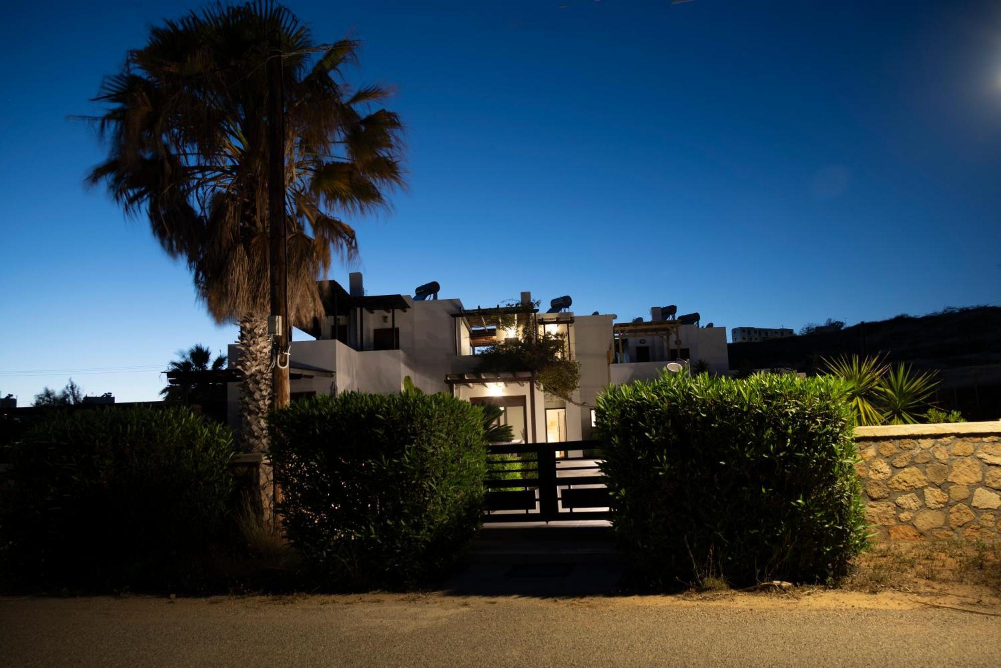 Villa Sunrise By The Sea